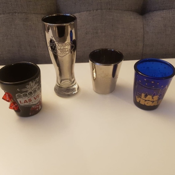 4 Las Vegas Shot Glasses - Picture 1 of 10